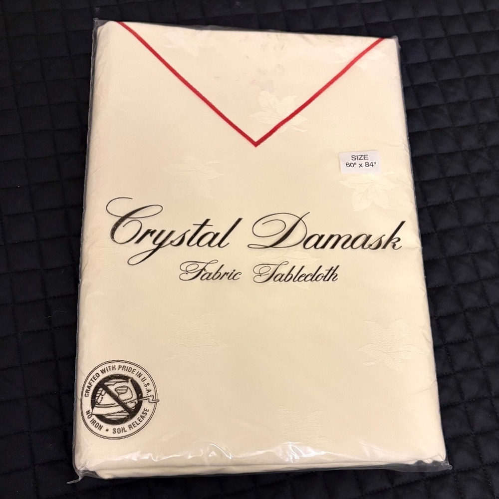 NEW Crystal Damask Cream Leaf Fabric Oblong Tablecloth 60" X 84"
